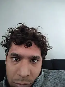Show modela BedoyaJuanf na web-kameri