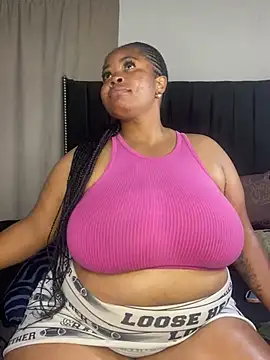 LunaCovenn Show in webcam