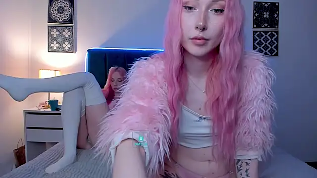 AlexRoseLiRed Show in webcam