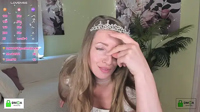 Queenymel's Live XXX Chat