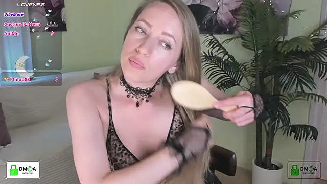Queenymel Adlı Modelin Canlı XXX Sohbeti