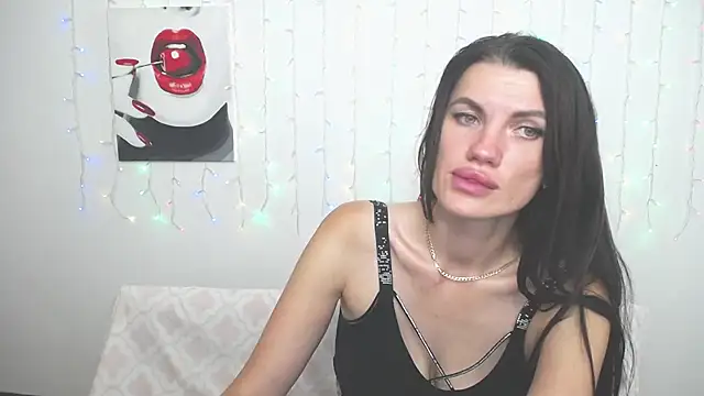 MilaLoona's Live XXX Chat