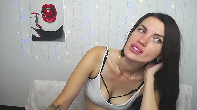 MilaLoona's Live XXX Chat