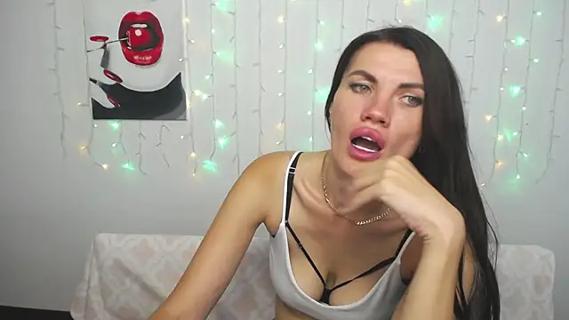 แชท XXX สดของ MilaLoona
