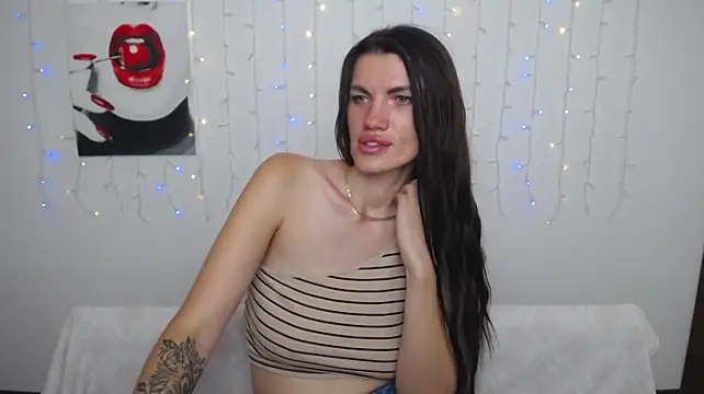 Chat +18 de MilaLoona ao vivo