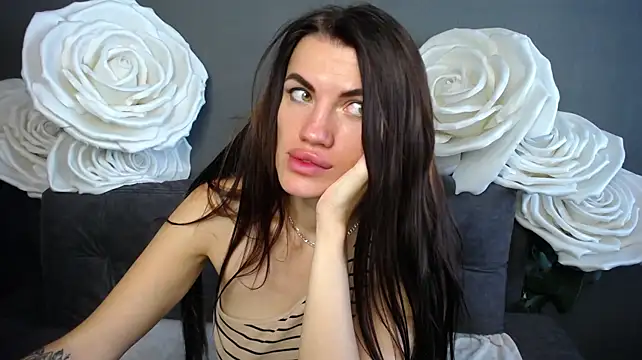 MilaLoona's Live XXX Chat