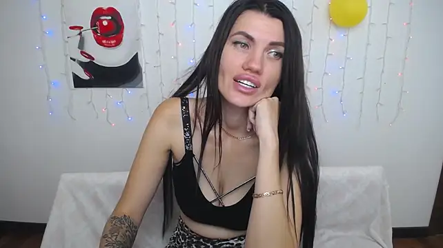 MilaLoona Live XXX-chat