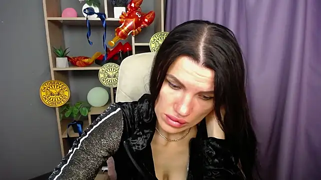 MilaLoona's Live XXX Chat