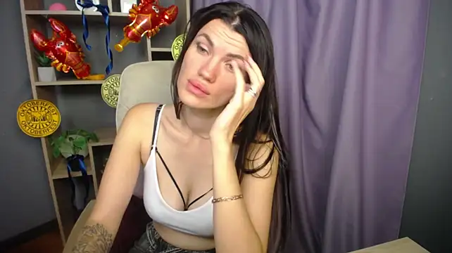 MilaLoona Live XXX Chat
