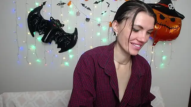 MilaLoona Adlı Modelin Canlı XXX Sohbeti