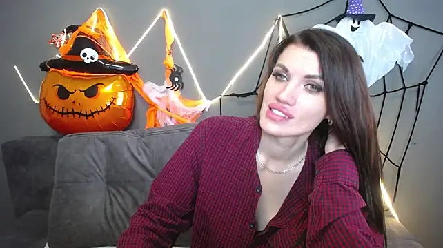 Chatroom XXX en direct de MilaLoona