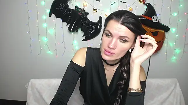 Вебкам-шоу MilaLoona