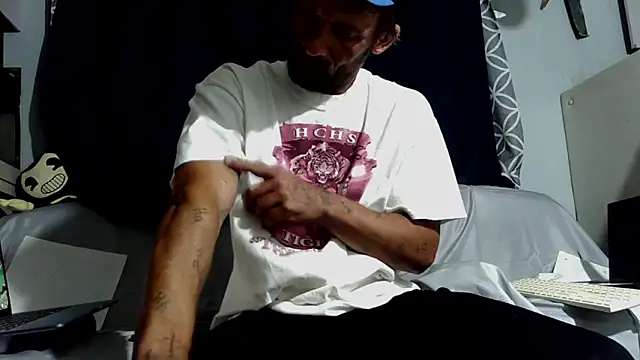 STIFFY-WOOD Show in webcam