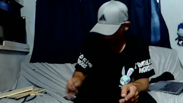 Živý XXX chat STIFFY-WOOD
