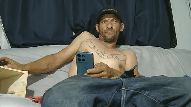 STIFFY-WOOD Show in webcam