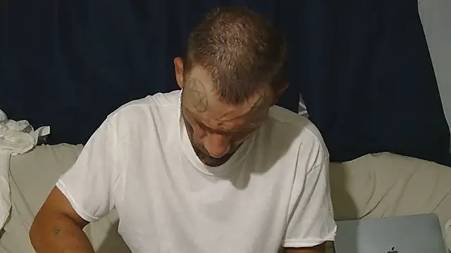 STIFFY-WOOD Show in webcam