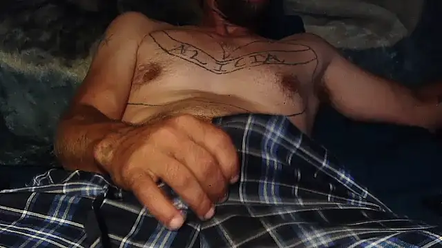 הופעת וובקאם של MR_DIRTY_DEEDSZ