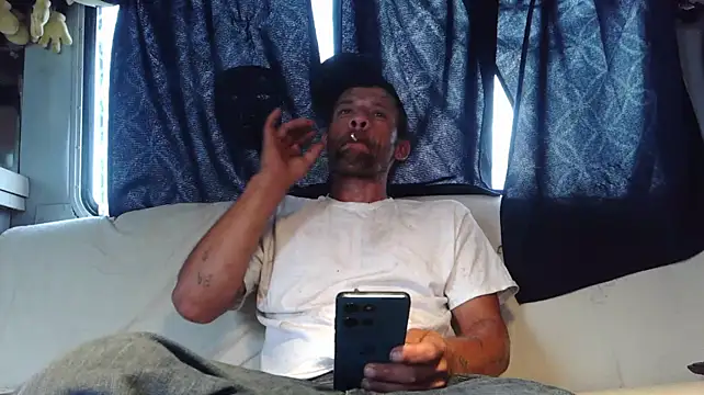 MR_DIRTY_DEEDSZ webkamerás műsora