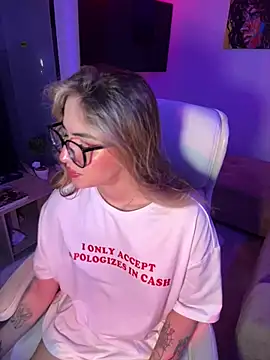 Yaii_ Adlı Modelin Canlı XXX Sohbeti