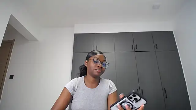 Pretty_Liya08 – webcam-show