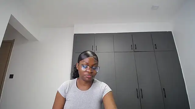 Pretty_Liya08's Webcam Show