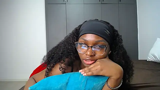 Pretty_Liya08's Webcam Show