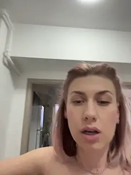 Show modela clara_k na web-kameri