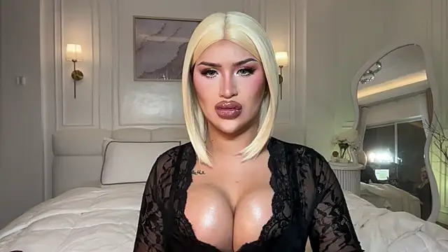 Your_Majesty_Tyran Webbikameraesitys
