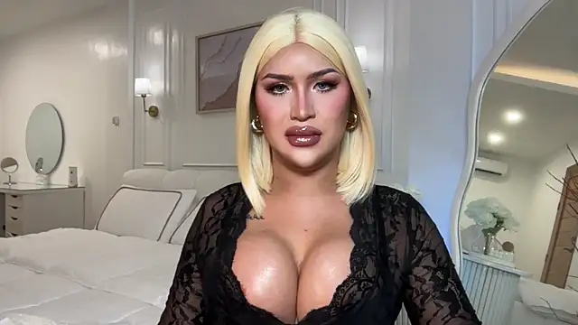 Your_Majesty_Tyra – Kamerová šou