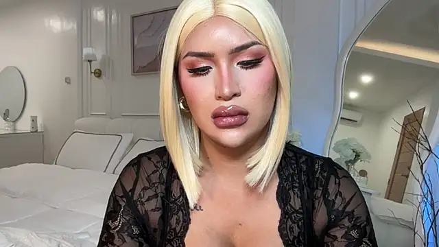 Your_Majesty_Tyra Шоу с уебкамера