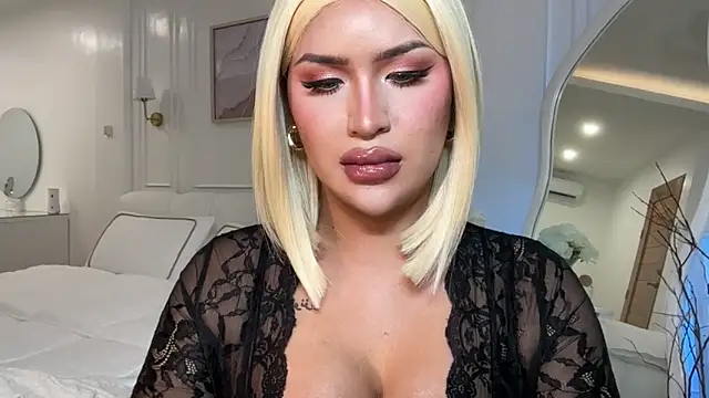 Your_Majesty_Tyra Шоу с уебкамера