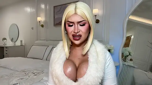 Your_Majesty_Tyra webcam show