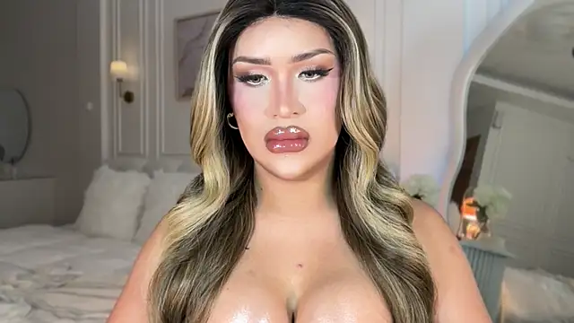 Your_Majesty_Tyra Шоу с уебкамера