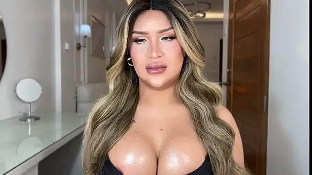 Your_Majesty_Tyra Webcam show