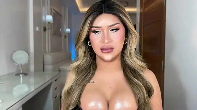 Your_Majesty_Tyra Webcam Show