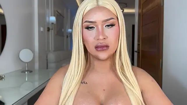 Your_Majesty_Tyra Шоу с уебкамера