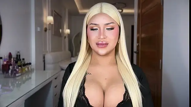 Your_Majesty_Tyra 网络视讯表演