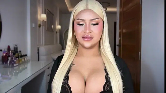 Your_Majesty_Tyra – webcam-show