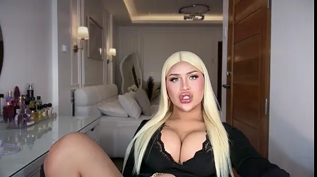 Your_Majesty_Tyra Шоу с уебкамера