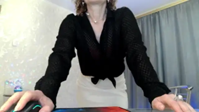 elenaza Adlı Modelin Canlı Sohbet Odası