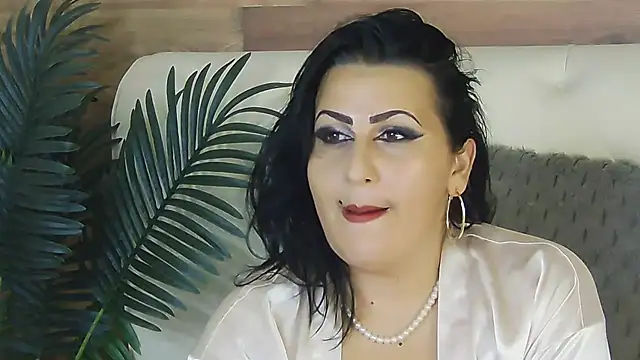 PerfectMom's Live XXX Chat