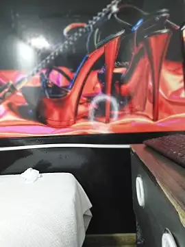Živá chatovací místnost Elinaax