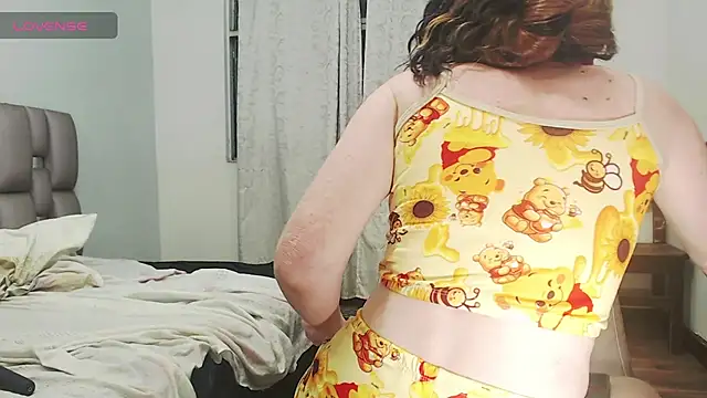 Kittywhiteass: онлайн-секс-чат