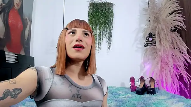 عرض كام queenramoona-hot