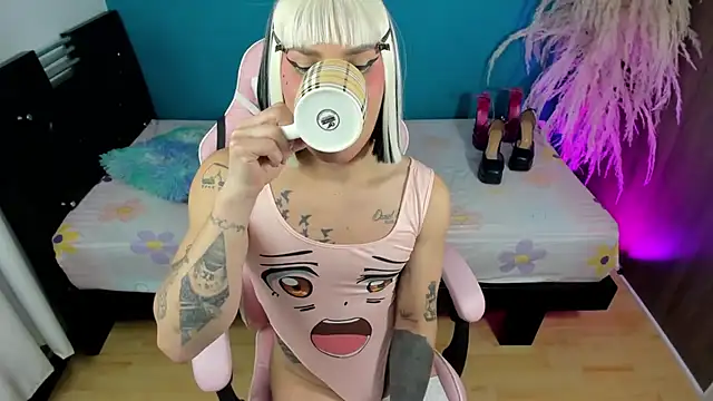 عرض كام queenramoona-hot