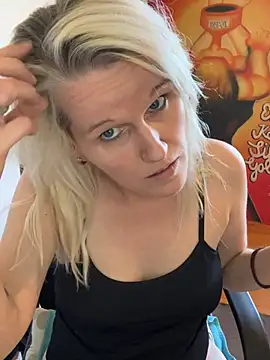 Tinny84 Chat XXX in diretta