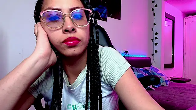 yesie_hot's Webcam Show