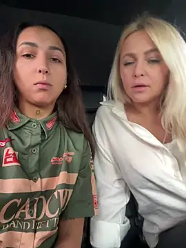 Keep_us_wild's Live XXX Chat