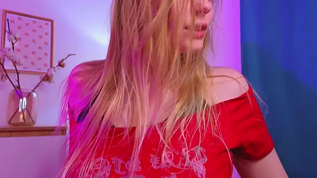 evangel1ne Adlı Modelin Canlı XXX Sohbeti