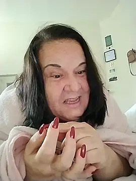 Yaya_Mineira's Live XXX Chat
